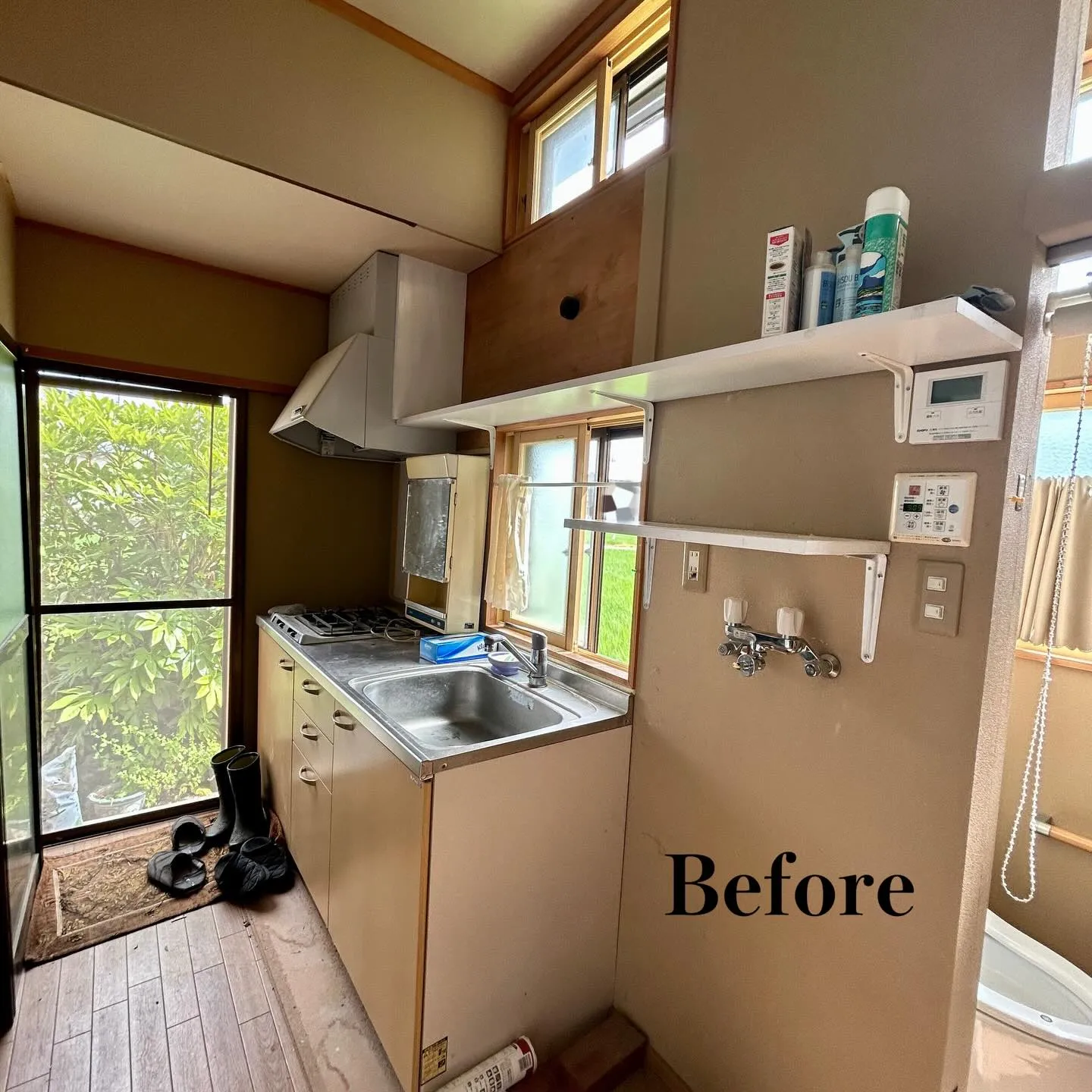 自然光がたっぷり入る、明るい洗面・洗濯スペース。